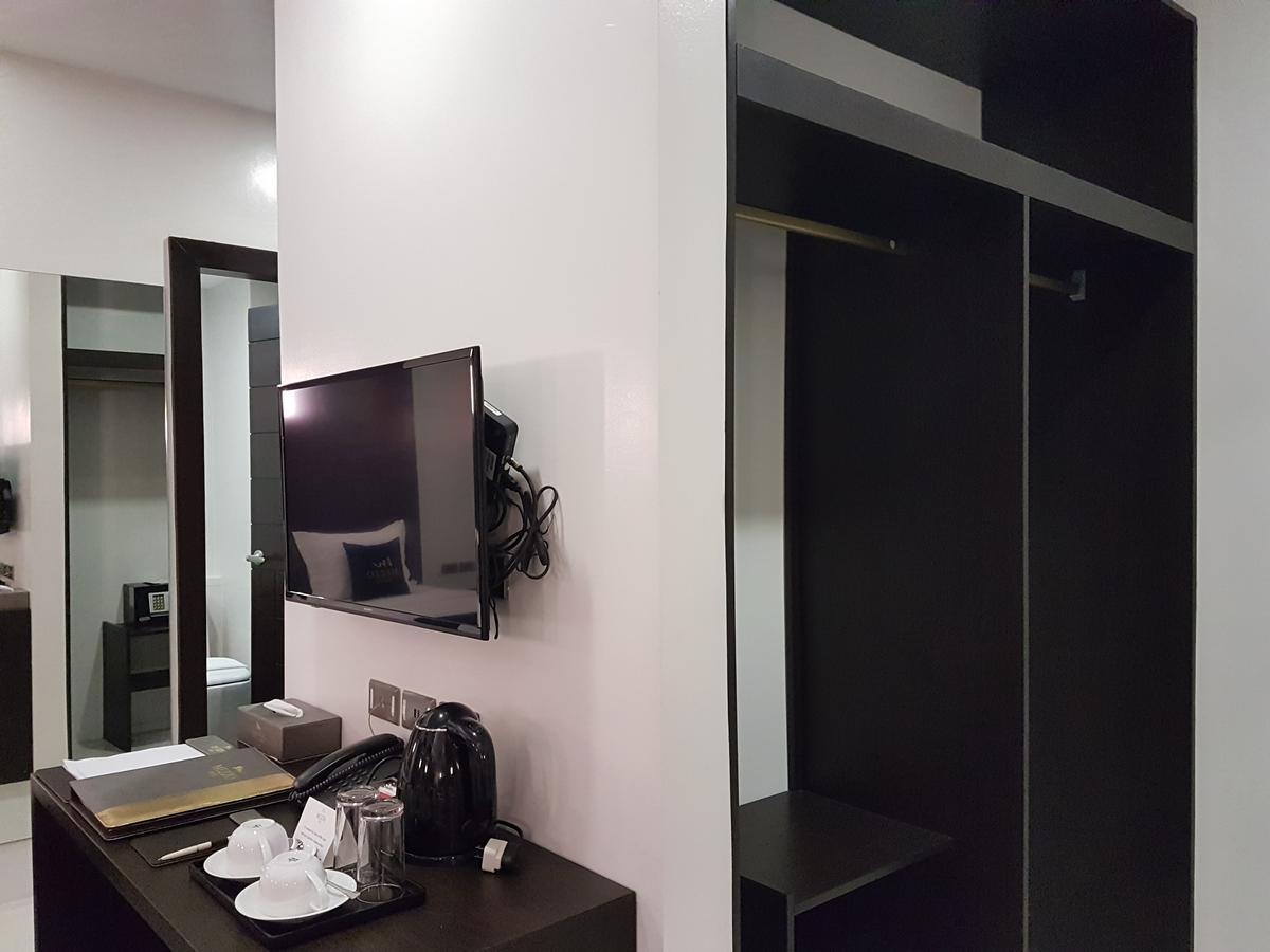 Mezzo Hotel Cebu Exterior photo