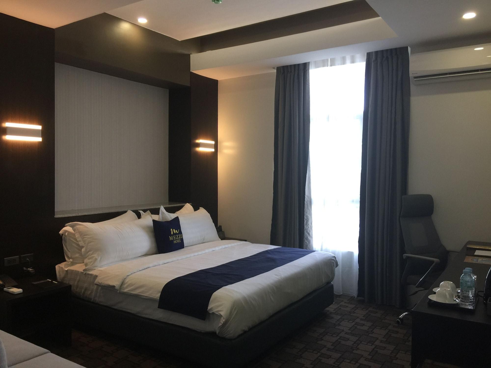 Mezzo Hotel Cebu Exterior photo