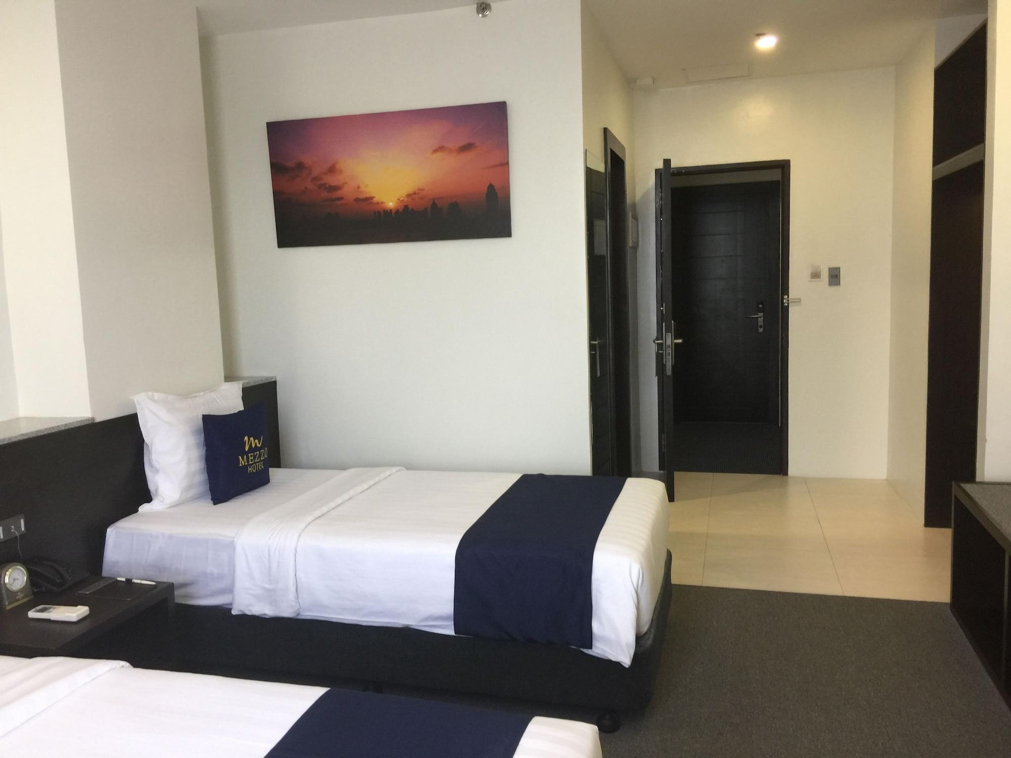 Mezzo Hotel Cebu Exterior photo