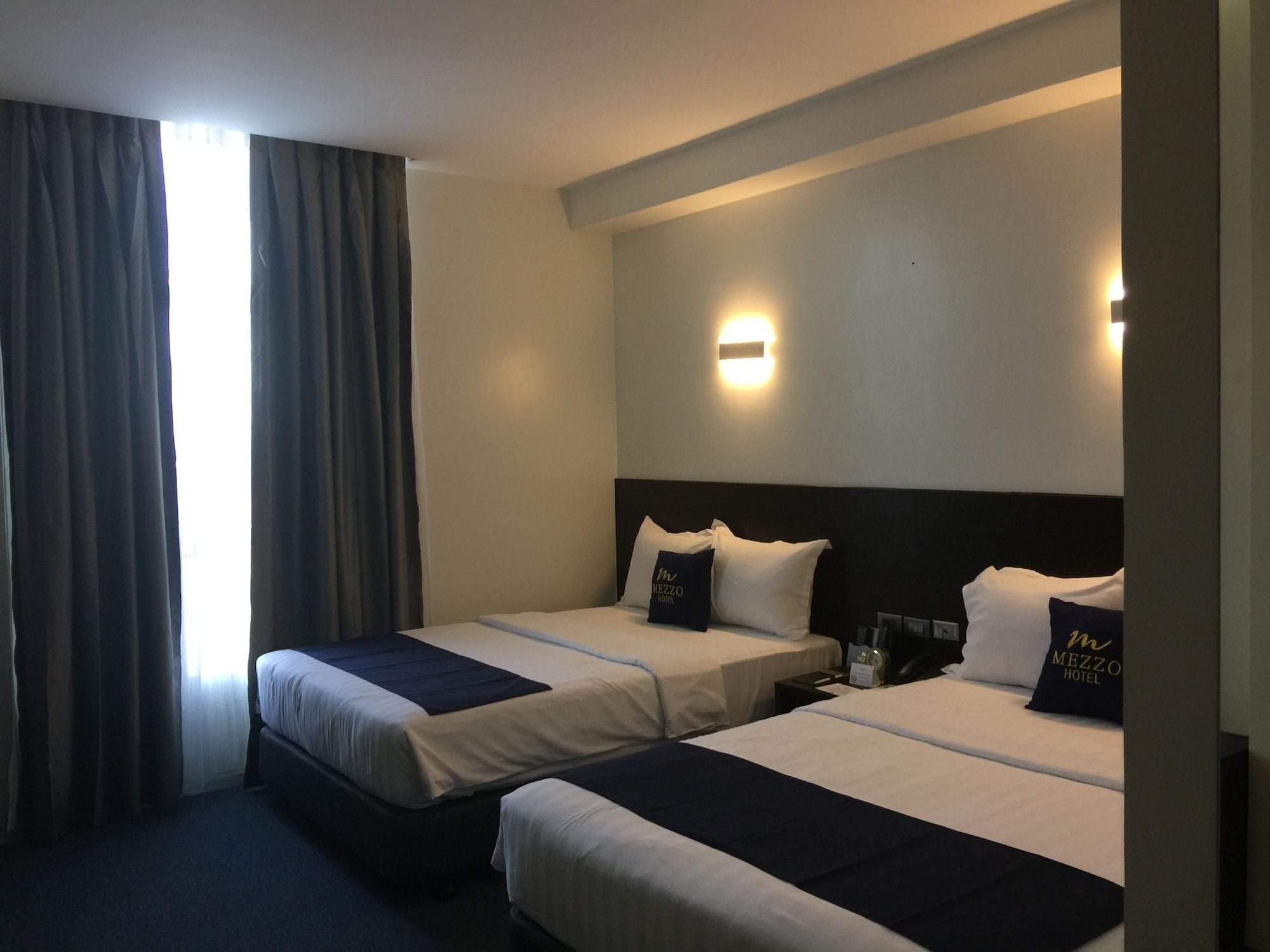 Mezzo Hotel Cebu Exterior photo